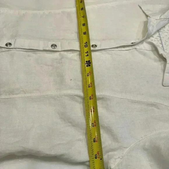 FJVA Paris 100% linen button up top w/lace back and fringe cuffs. - Picture 7 of 14